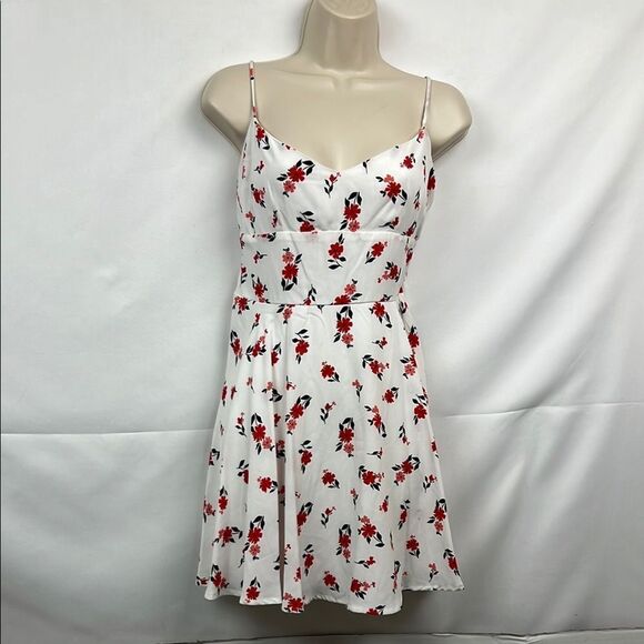 Row A red and white floral fit and flare sundress size large EUC smocked back - Picture 1 of 12